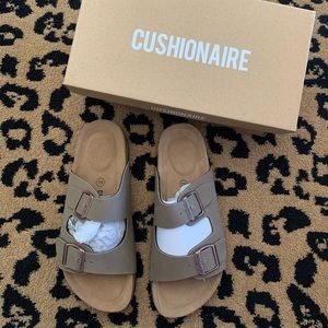 Cushionaire sandals sz 7